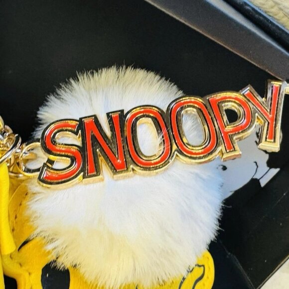 Bioworld Peanuts Snoopy Crossbody Bag Purse & 2 Charms 3-Piece Gift Set NIB - Picture 4 of 4